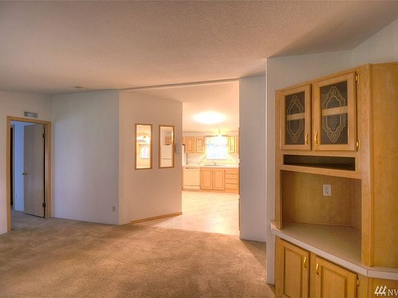 4th image of 2730 36th Ave NE