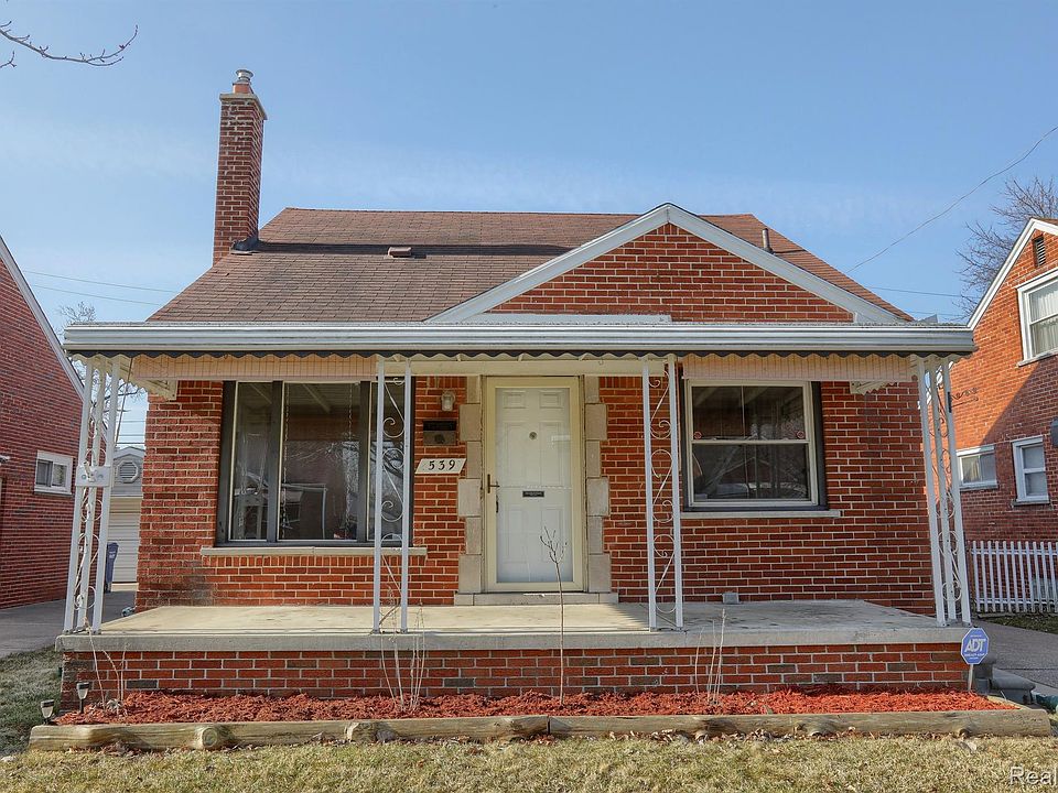 1st image of 539 Farnham Ave
