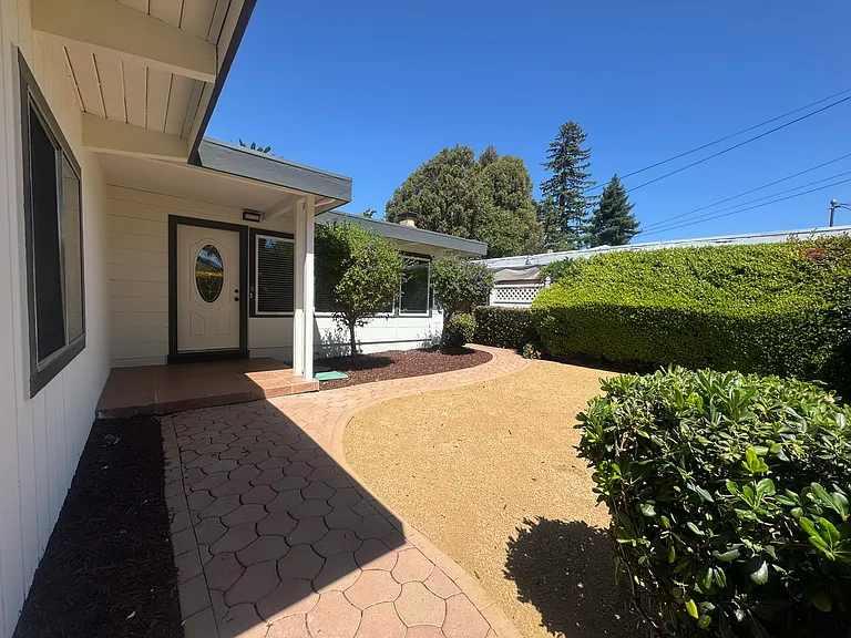 4221 Ruthelma Ave — Photo 2