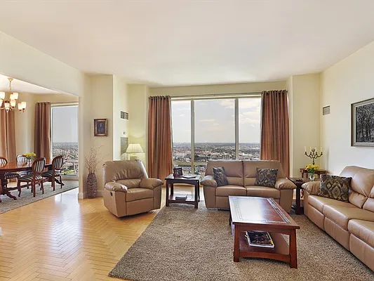 Rented by Trump International Realty | media 8