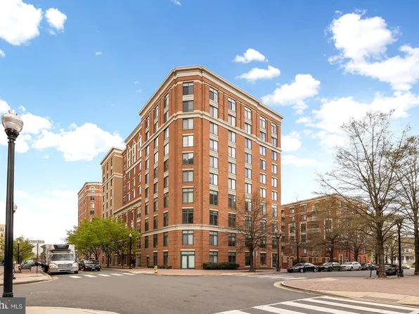 1201 N Garfield St APT 105, Arlington, VA 22201