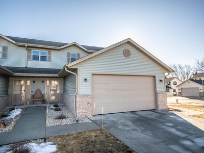 1327 Legion CIRCLE, West Bend, WI, 53090