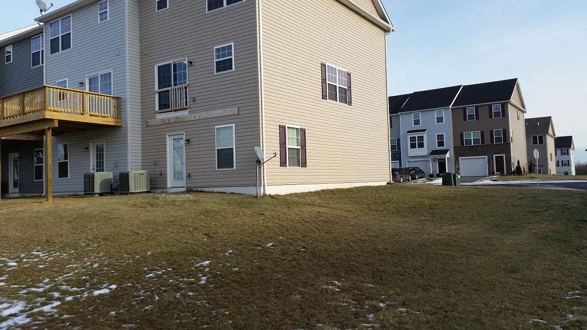 Lawn View - 11 Carmody Ln