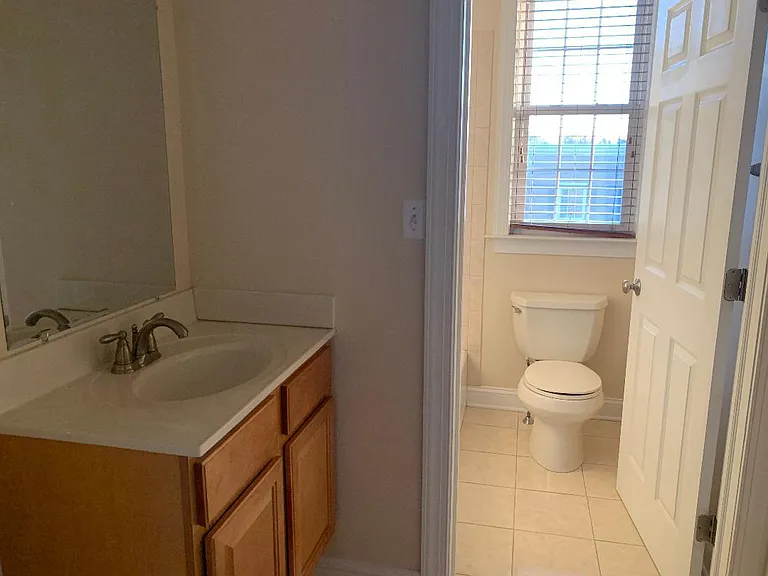 2449 Grays Ferry Ave — Photo 18