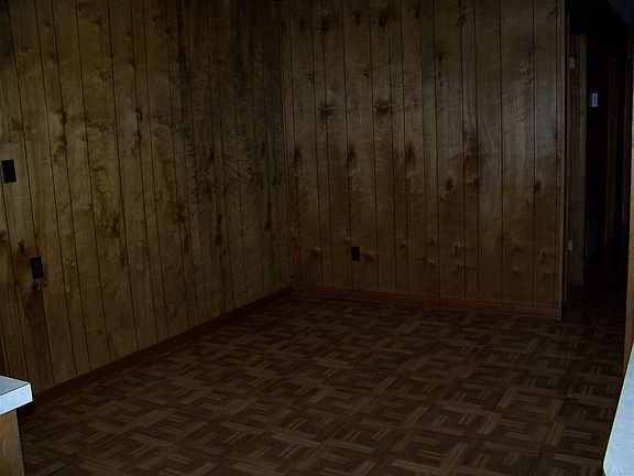 3rd image of 701 N 74th Ave