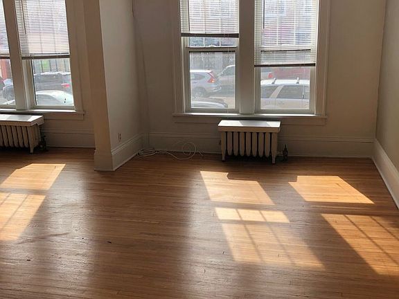4th image of 45 Lexington Pkwy S APT 3