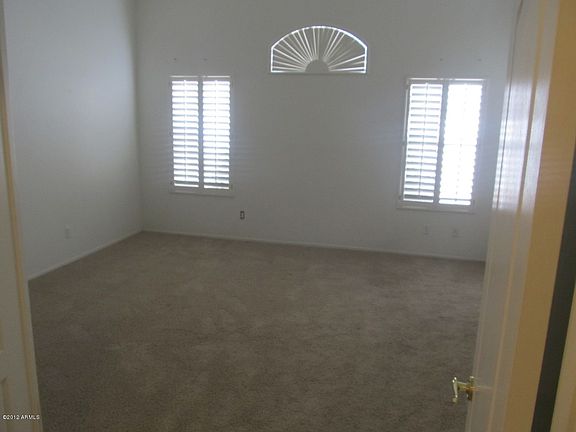4th image of 1094 W Chilton Dr