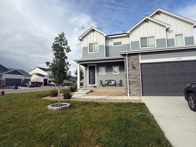1555 Gardenia Dr — Photo 5