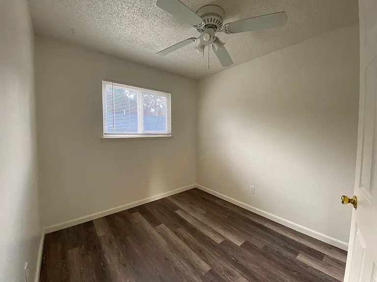 1165 Magnolia Ave — Photo 6