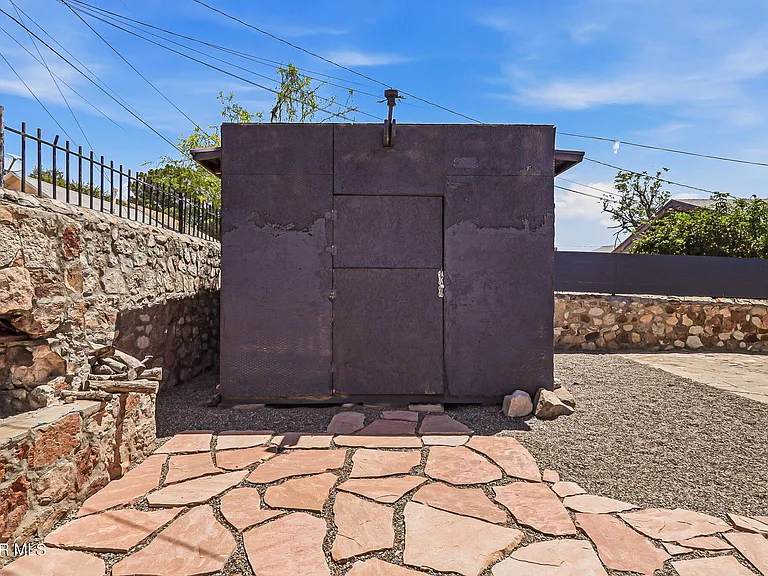2911 Grant Ave — Photo 34