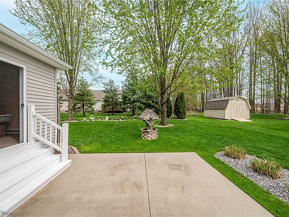 5th image of 11 Spring Creek Dr
