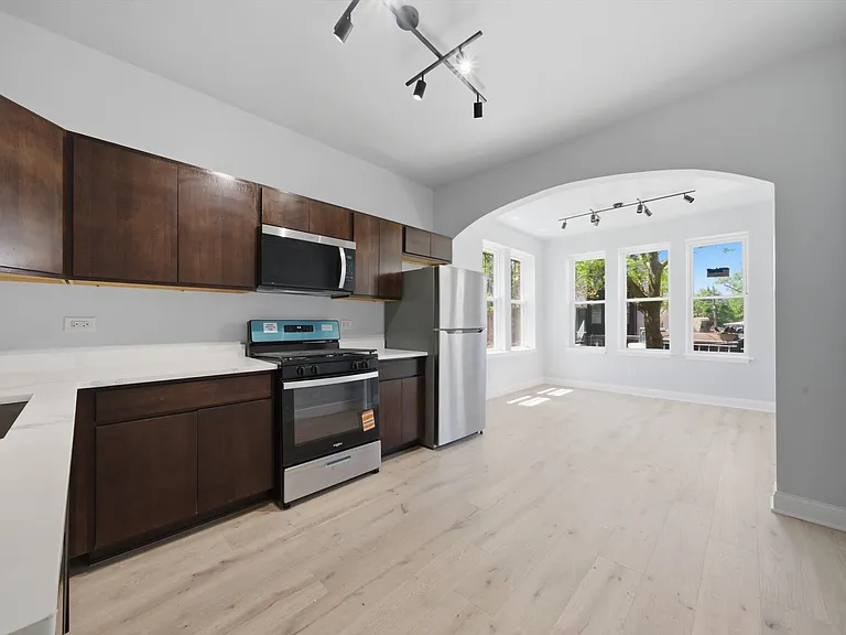 541 N Lawndale Ave #2 — Photo 4