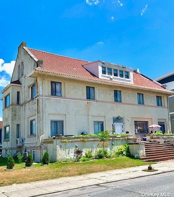 1st image of 116 Lindell Blvd #8