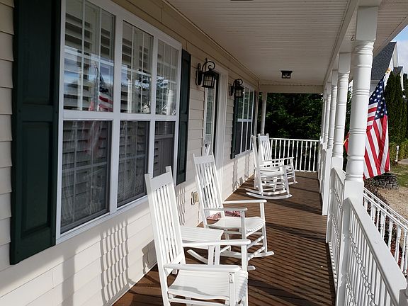 3rd image of 235 Brynbrooke Ct
