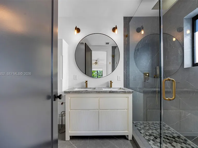 365 Fairway Dr — Photo 13