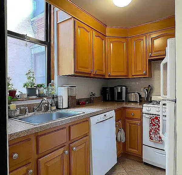 68 W 69th St #1C — Photo 7