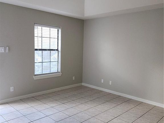 2nd image of 1501 W Carmen Ave #3