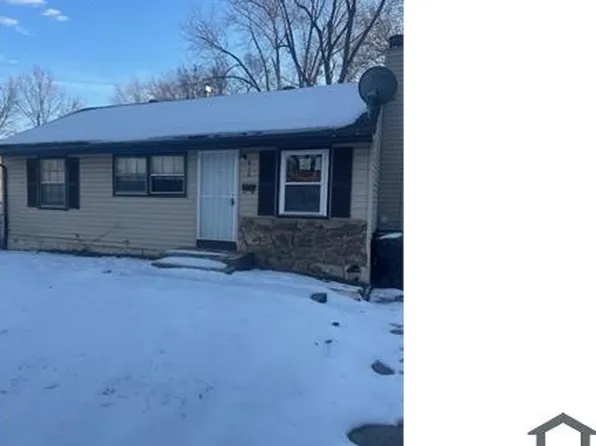 416 Caithness Rd, Saint Louis, MO 63137