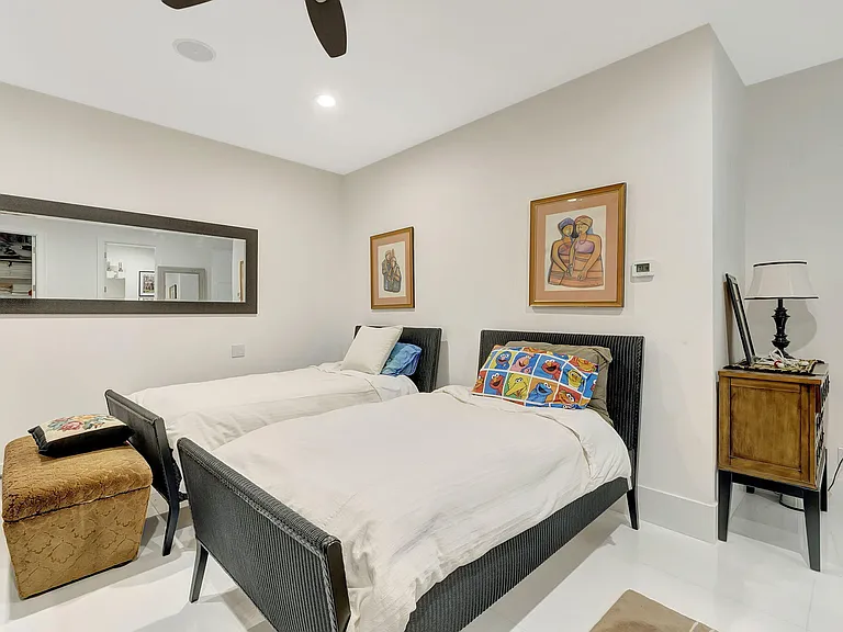 17070 Royal Cove Way — Photo 21