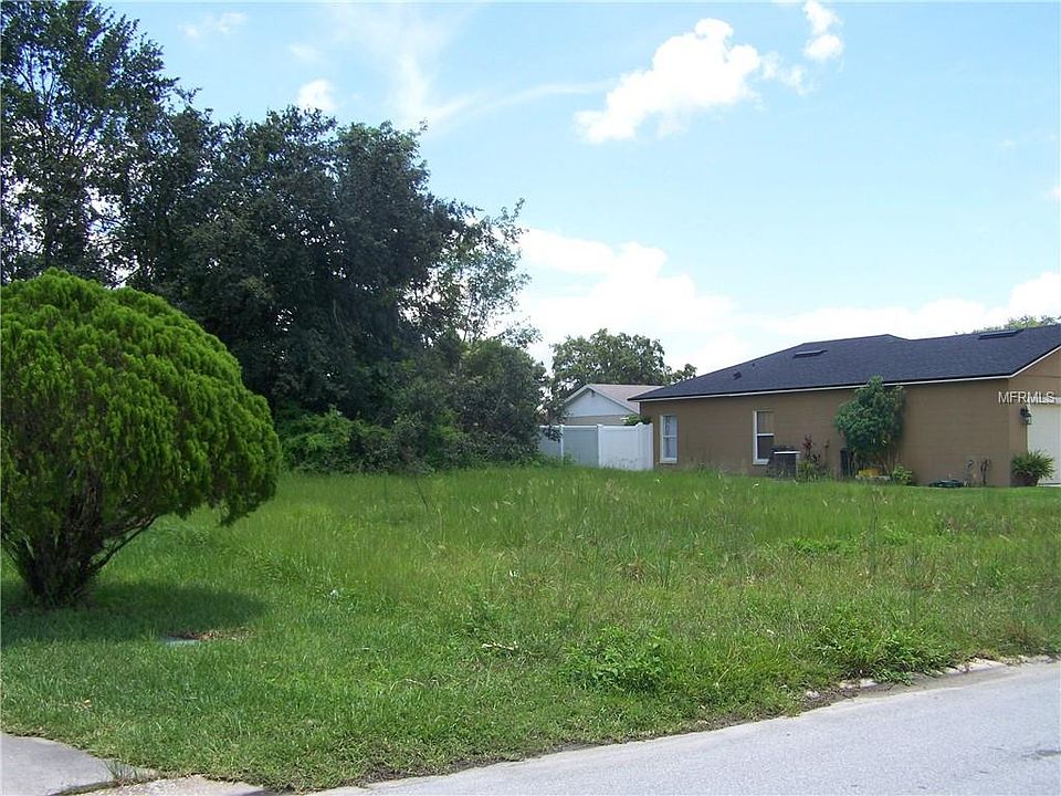 2nd image of 425 Spike Ct