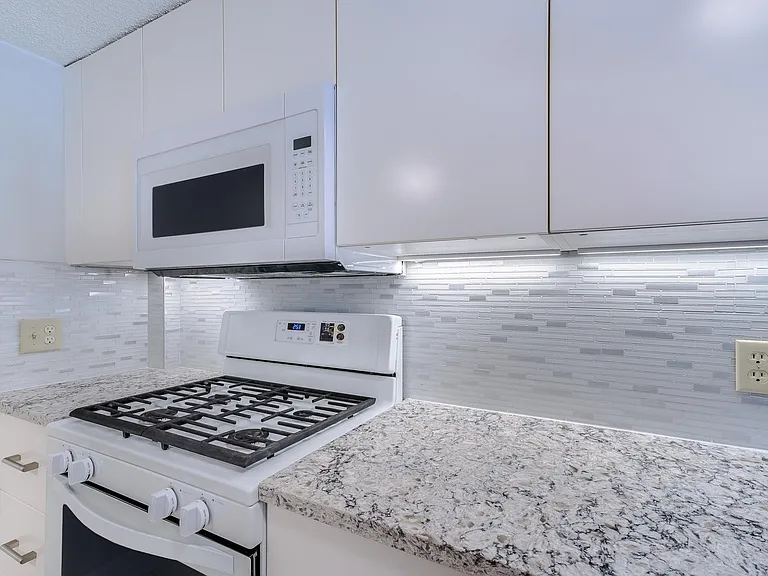 3315 W Empedrado St — Photo 5