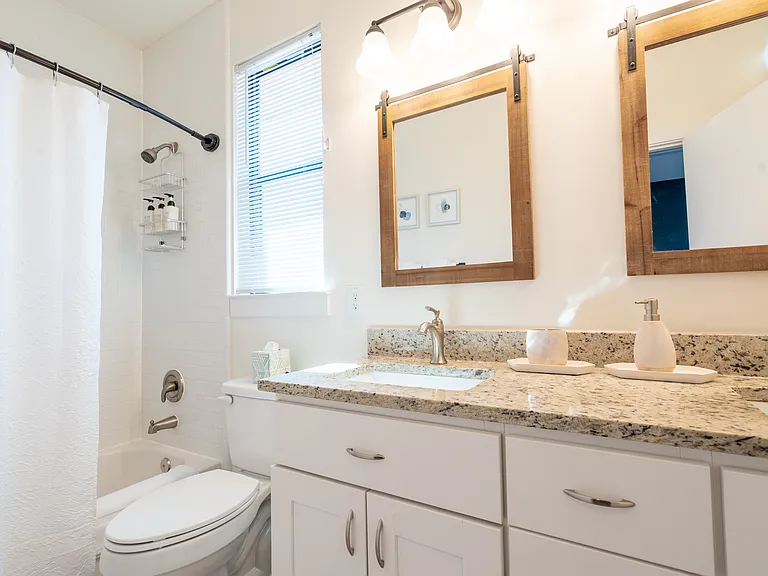 4702 Leslie Ave #A — Photo 19