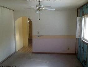 2nd image of 321 Kanawha Ave