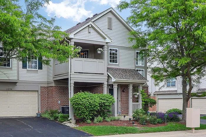 2276 Vanderbilt Dr — Photo 1