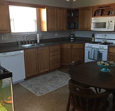 5th image of 143 Kathleen Dr