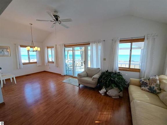 2nd image of 2798 Wolverine Rd