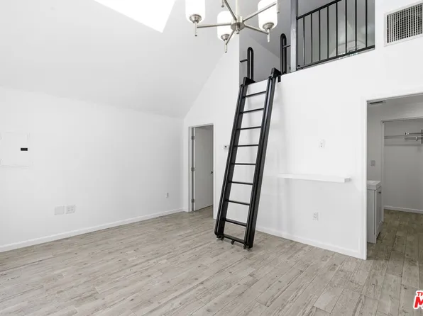 8424 W 4th St, Los Angeles, CA 90048