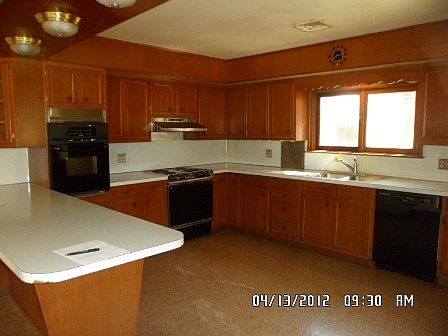 2nd image of 2895 Winding Rd
