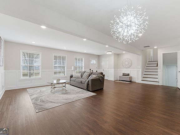 5th image of 2842 Peeler Rd