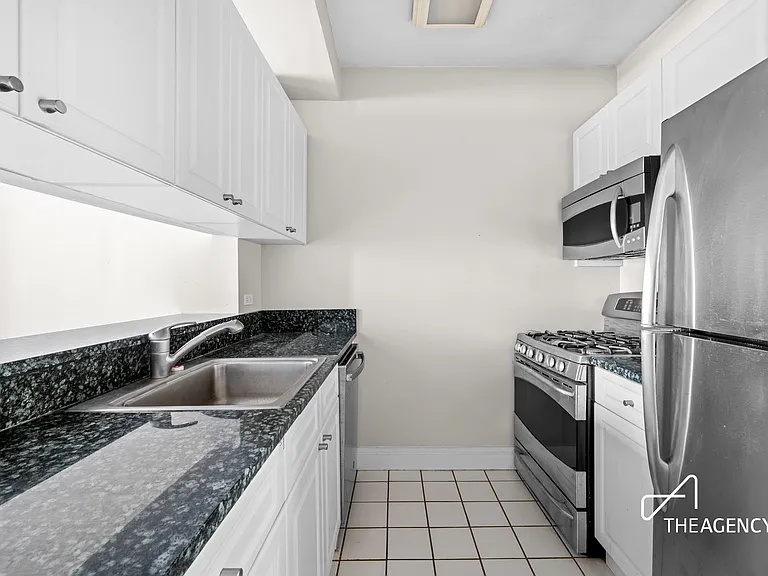 400 E 90th St #10F — Photo 4