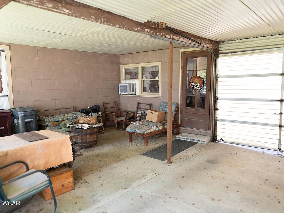 28th image of 731 Holly St