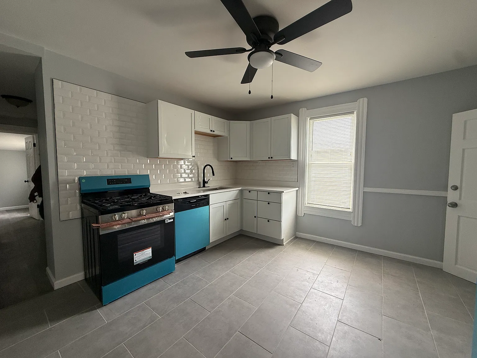 2 bed, $1,400 — Photo 2