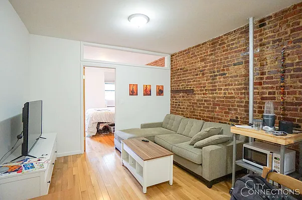 Rented by City Connections Realty | media 31