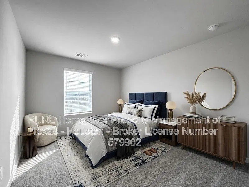 4 bed, 2.5 bath, 2260 sqft, $2,375 — Photo 3