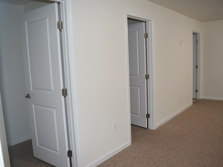 Bed 4 (2 Closets)