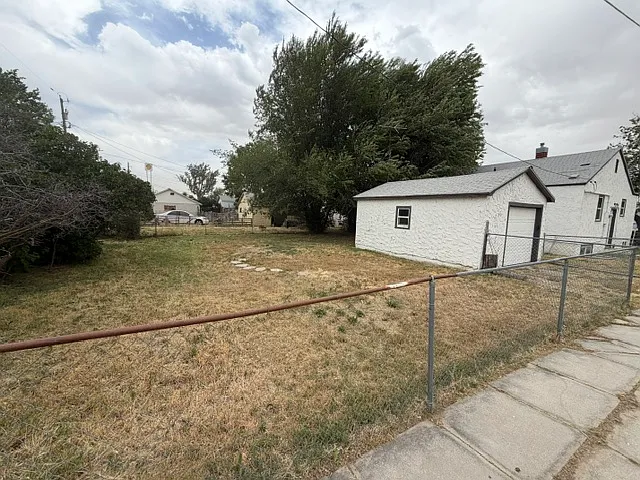 1122 E Denver St — Photo 13