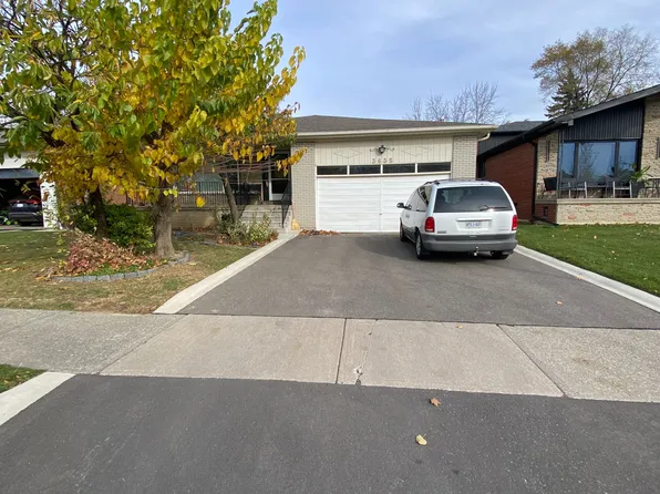3635 Bluestream Cres, Mississauga, ON L4Y 3S5