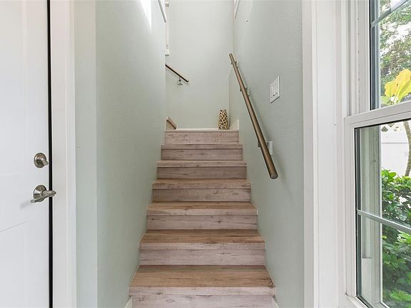 3rd image of 9211 Midnight Pass Rd