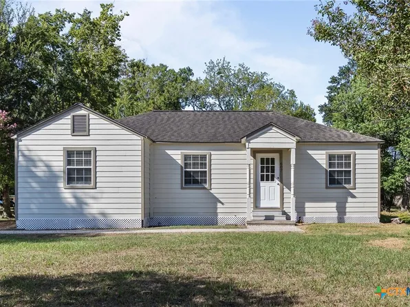 607 Hanover St, Edna, TX 77957