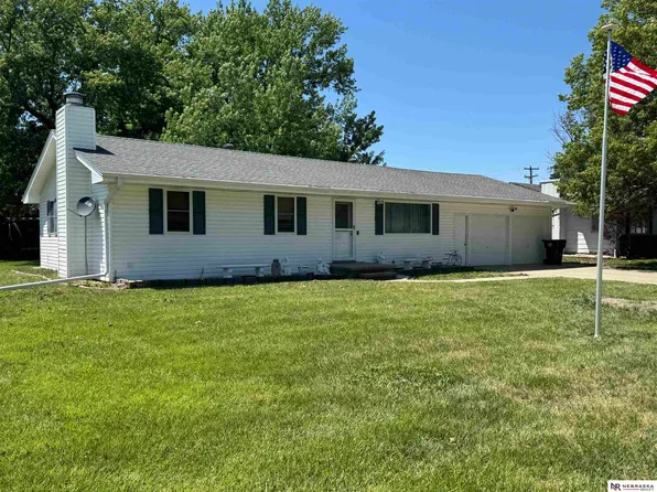 105 N Juniper Dr, De Witt, NE 68341