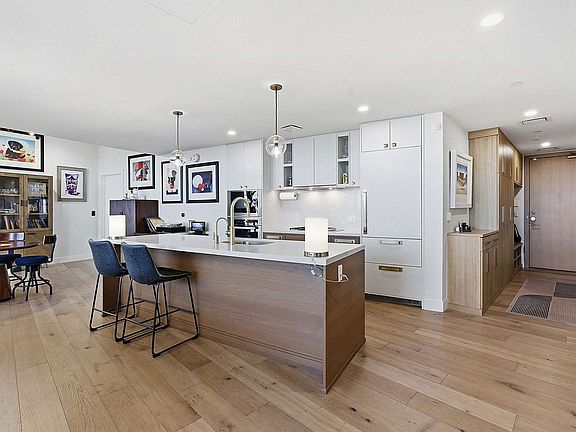 5th image of 70 Rainey St #1908