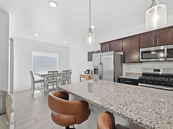2nd image of 6122 Clapton Pl