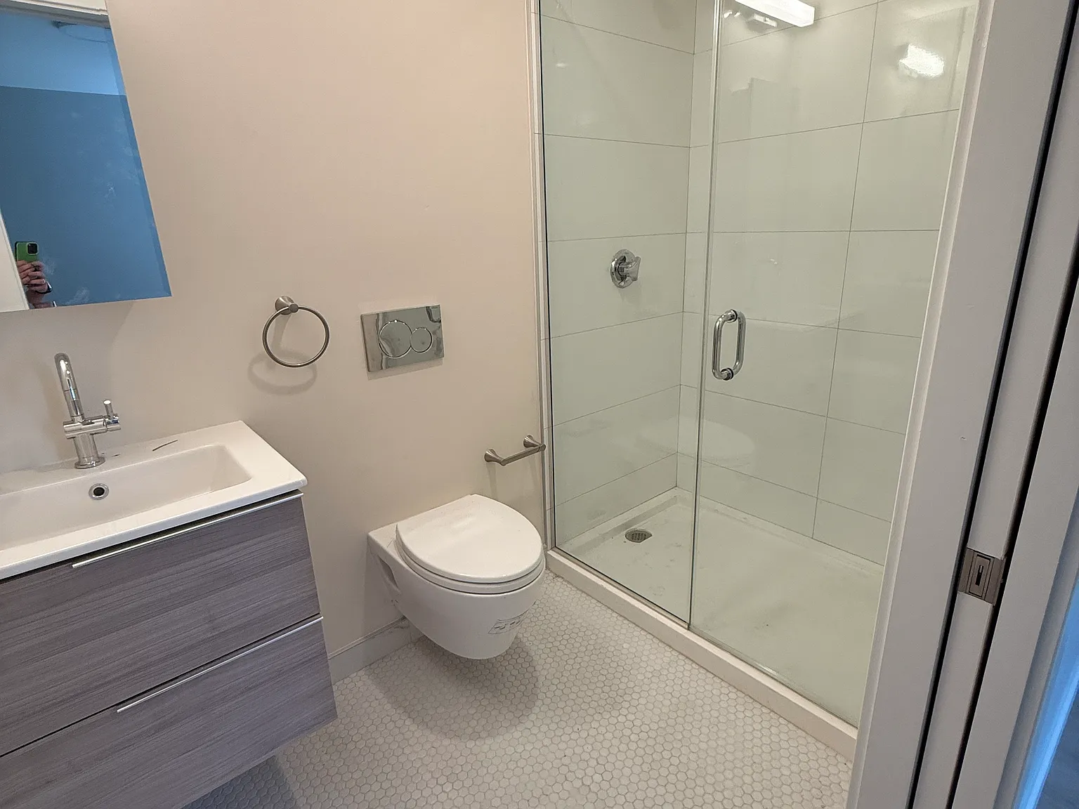 4 bed, 9999 sqft, $5,500 — Photo 2