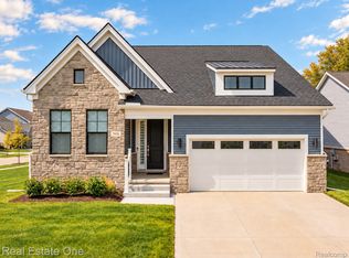 7656 Dunlap Ct, West Bloomfield, MI 48322