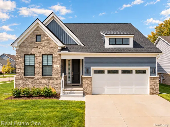 7656 Dunlap Ct, West Bloomfield, MI 48322