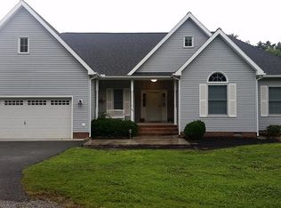 85 Cliff View Rd, White Stone, VA 22578